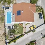 شقة Two Bedroom With Terrace Cvita A2 *