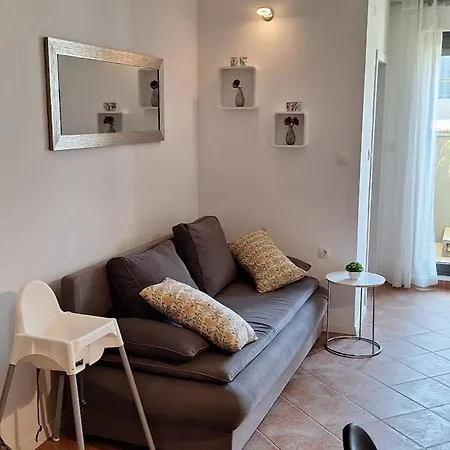 Apartment Two Bedroom With Terrace Cvita A2 *