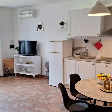 Two Bedroom With Terrace Cvita A2 *