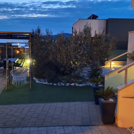 Two Bedroom With Terrace Cvita A2 *