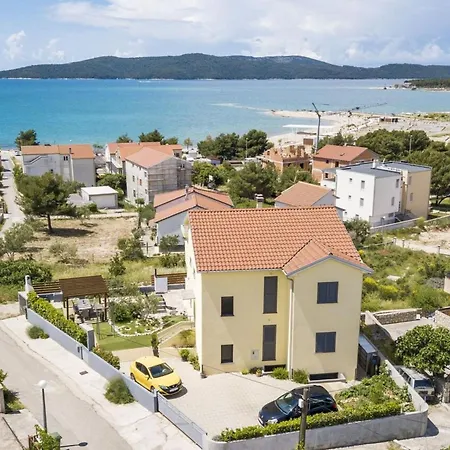 Two Bedroom With Terrace Cvita A2 Sibenik