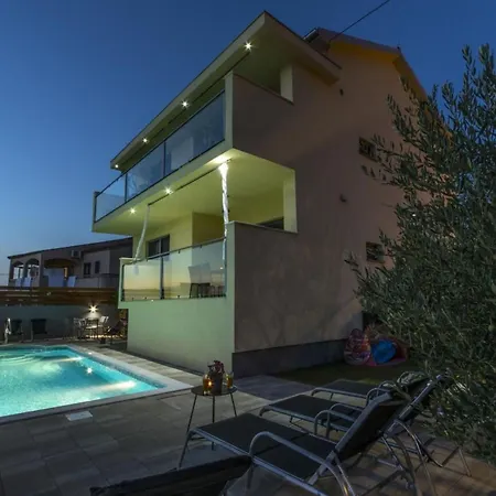 Two Bedroom With Terrace Cvita A2 Apartman Sibenik
