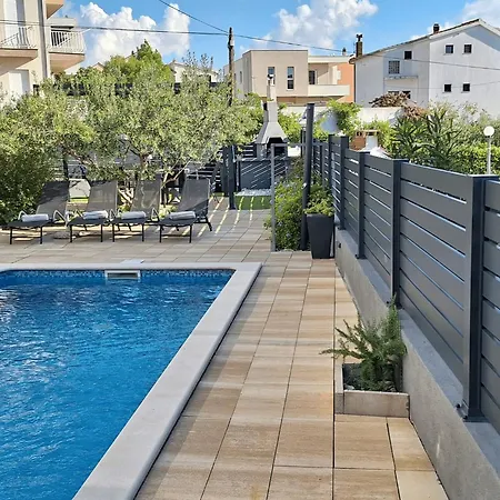 Two Bedroom With Terrace Cvita A2 * Σίμπενικ