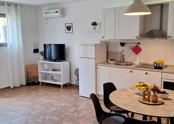 Two Bedroom With Terrace Cvita A2 *
