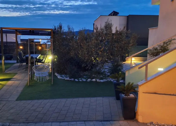 Two Bedroom With Terrace Cvita A2 *