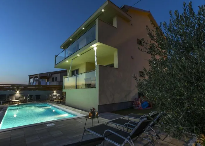 Two Bedroom With Terrace Cvita A2 Διαμέρισμα Σίμπενικ